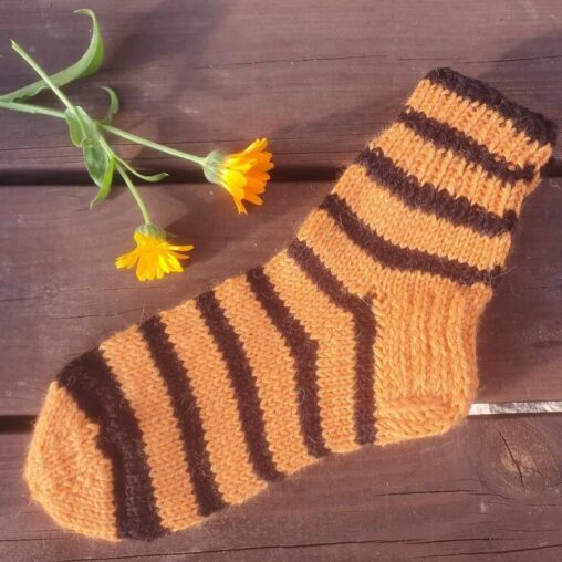käsitsi kootud laste sokid